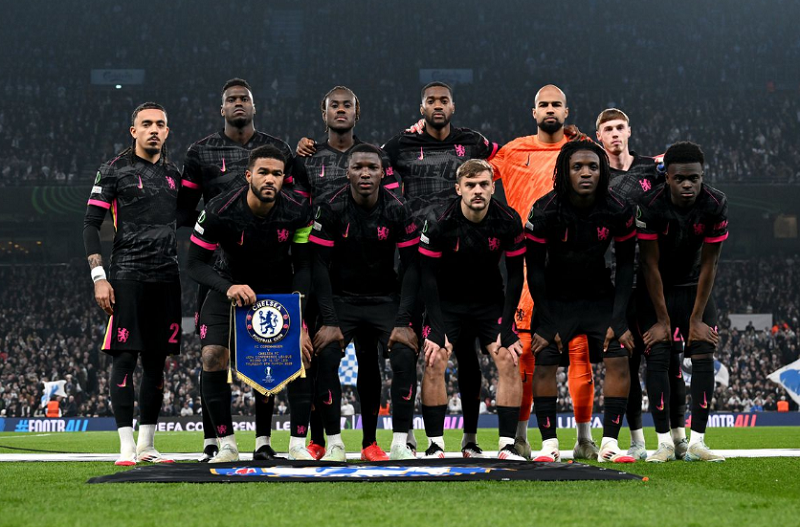 Đua danh hiệu châu Âu thứ 7, Chelsea sắp sửa đuổi kịp Liverpool